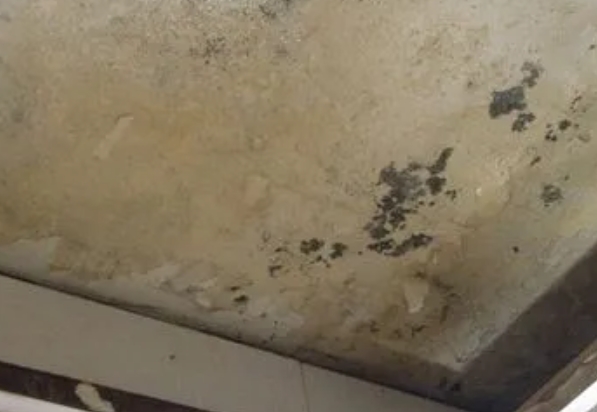 自贡阳台漏水维修公司分享下自贡卫生间渗水维修需要注意哪些问题。
